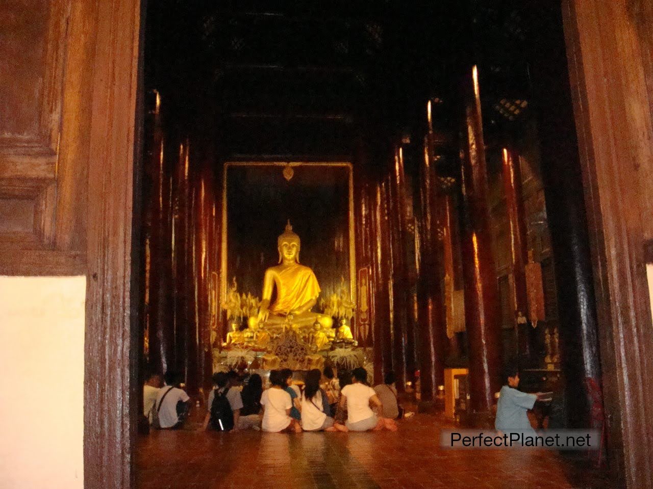 Interior Wat Phan Tao