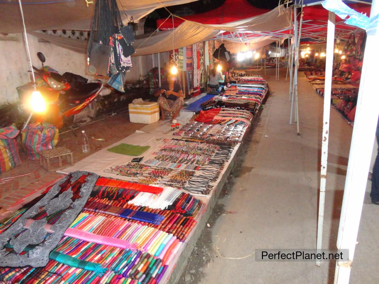 Mercado nocturno Hmong