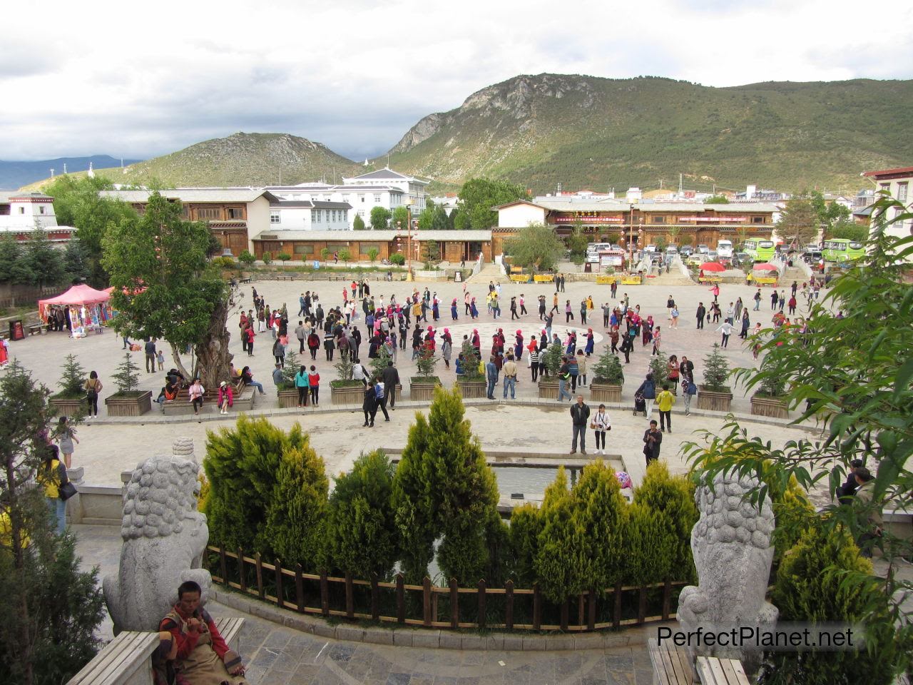 Plaza principal de Shangri La