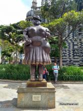 Plaza estatuas Botero