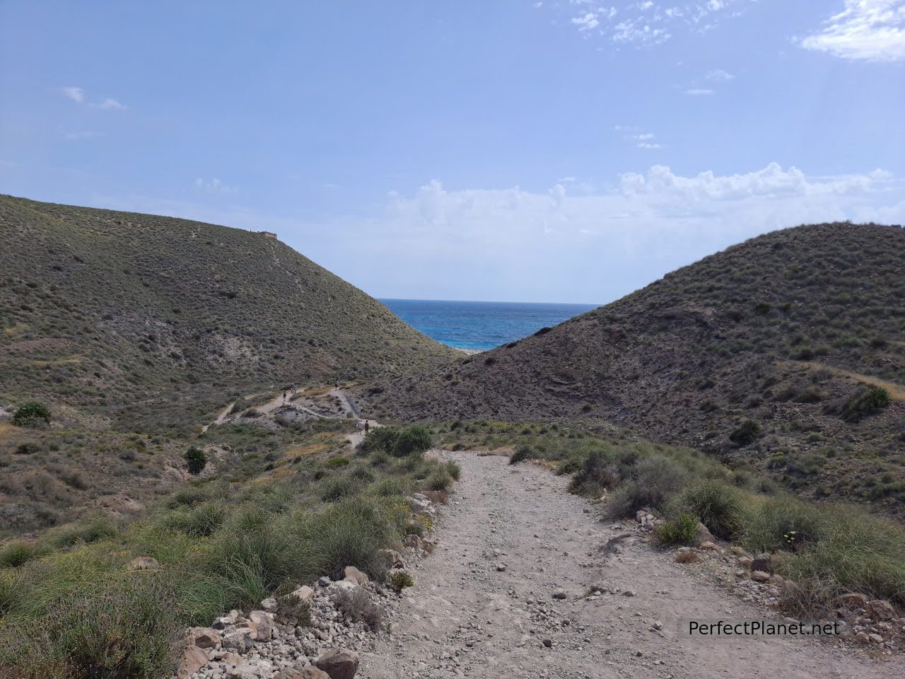 Camino para bajar Playa de los Muertos