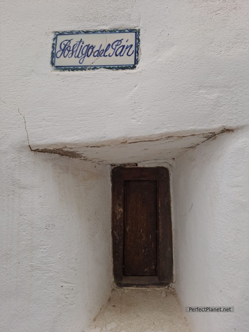 Bread door