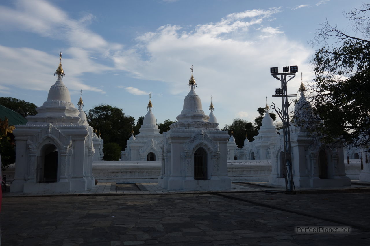 Kuthodaw Pagoda