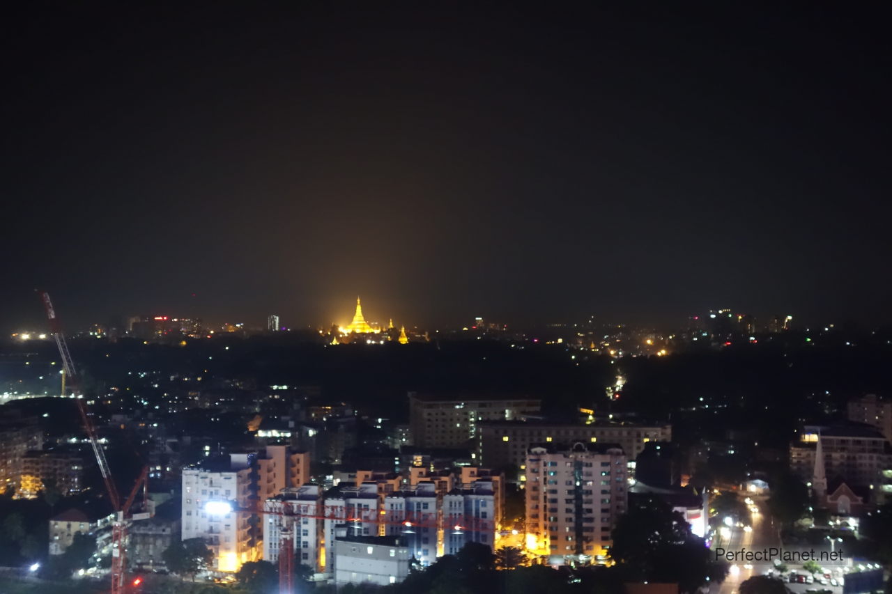 Shwedagon Paya desde Sakura Tower