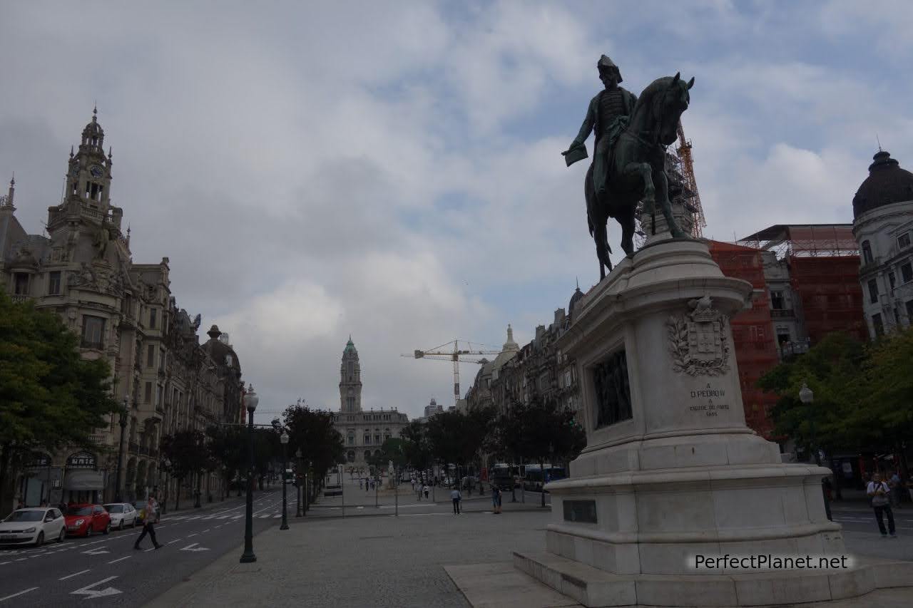 Estatua de Don Pedro en Aliados