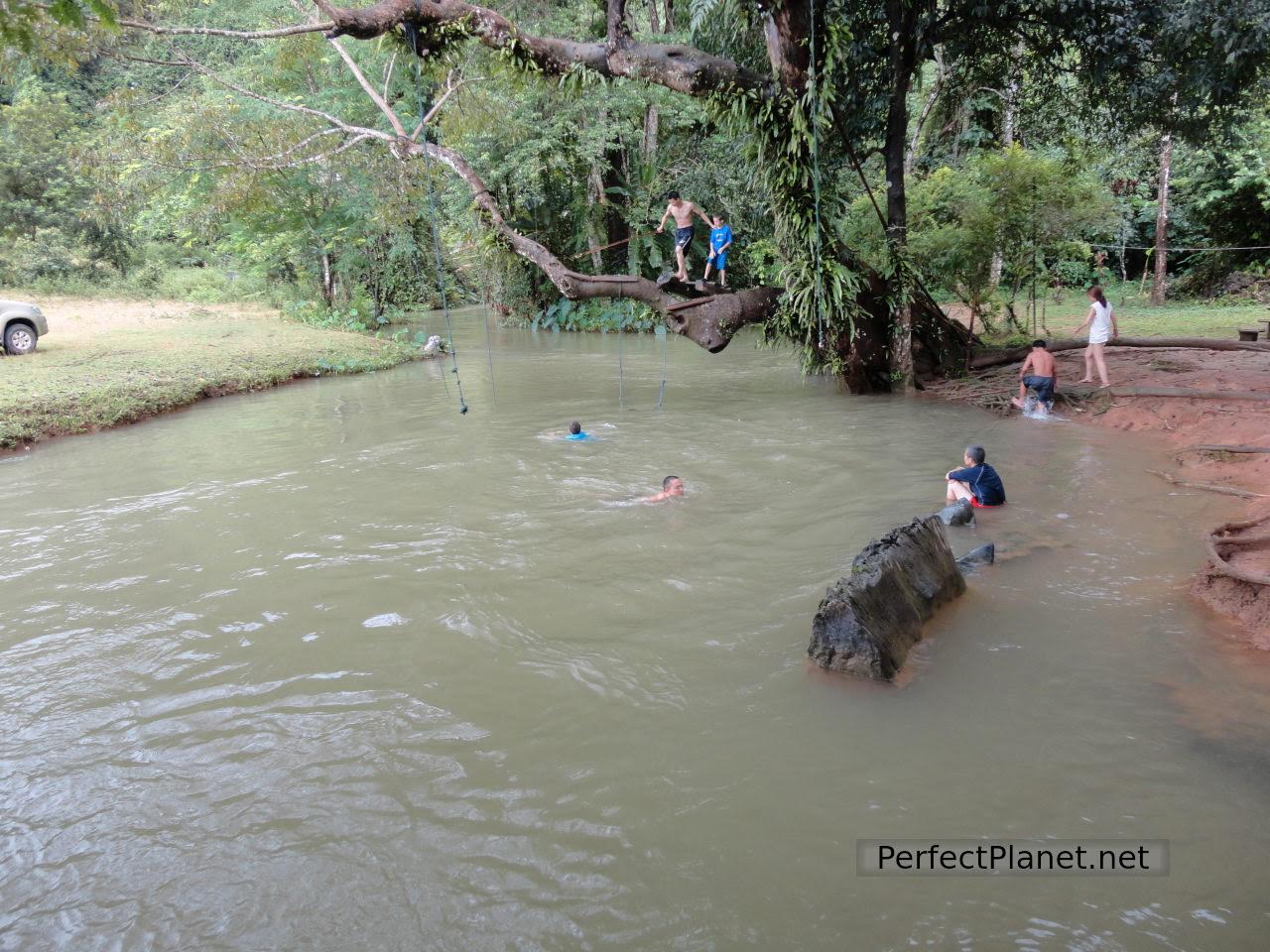 Blue lagoon en Tham Phu Kham