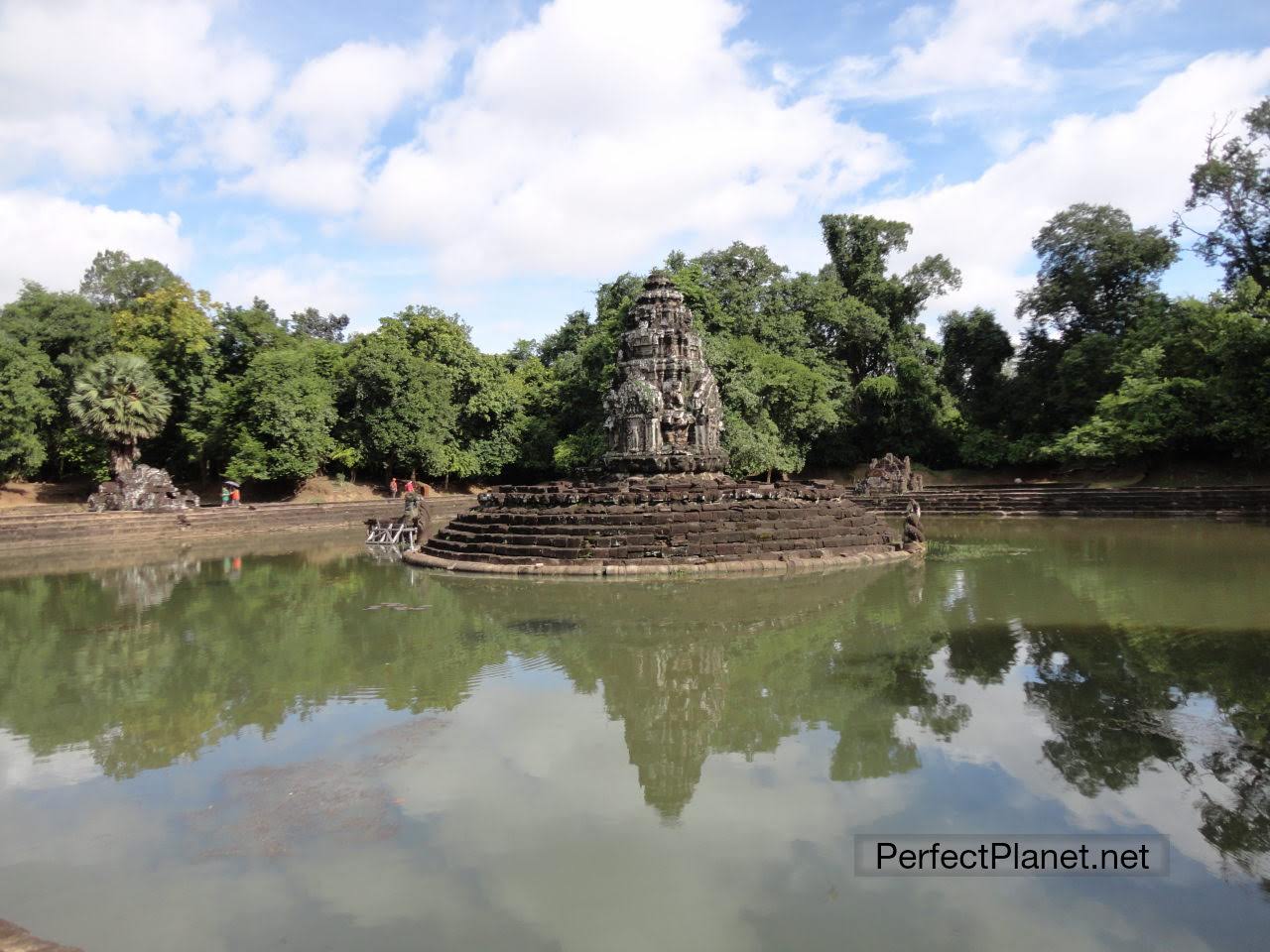 Preah Neak Poan