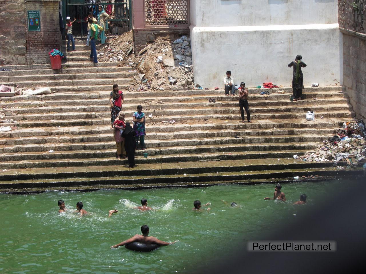 Surroundings Hazrat Nizamuddin Darga