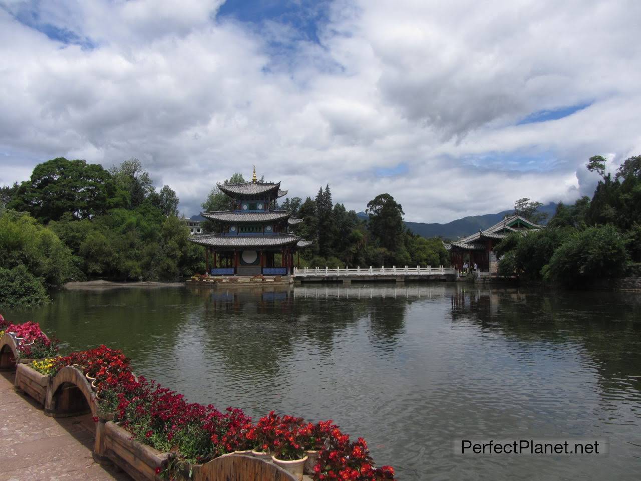 Black Dragon Pond Park Lijiang