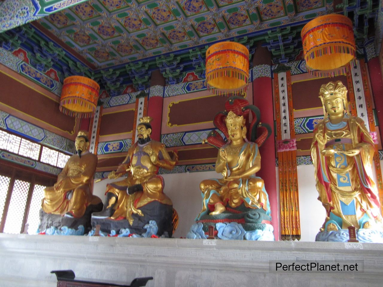 Interior de un templo del complejo de las Tres Pagodas