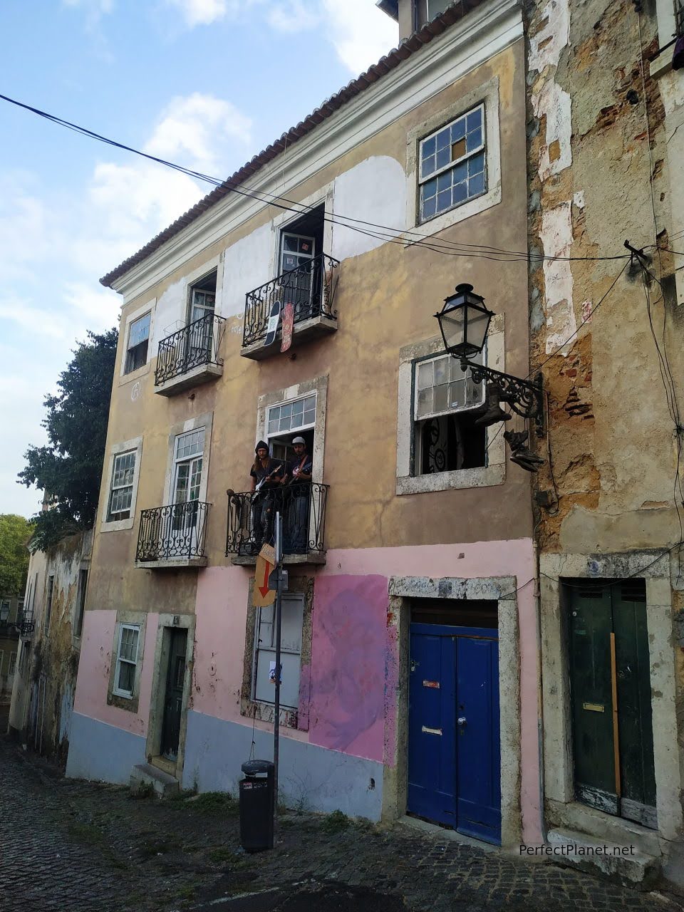 Musicians on the balcony