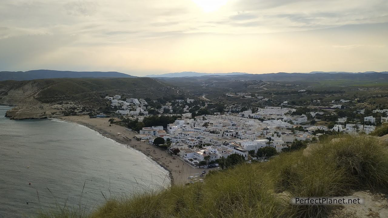 Agua Amarga desde cargadero de mineral