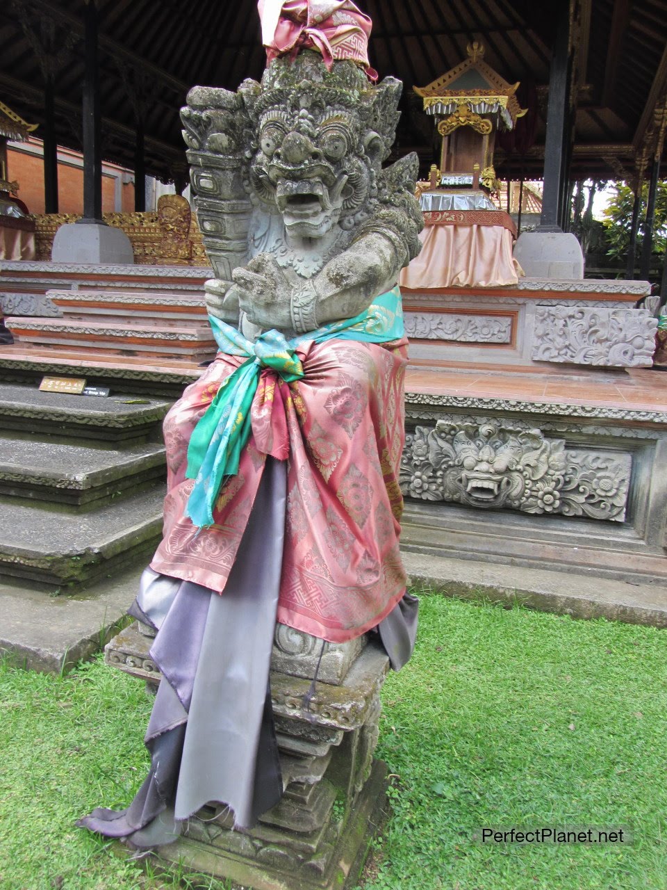 Puri Saren Agung