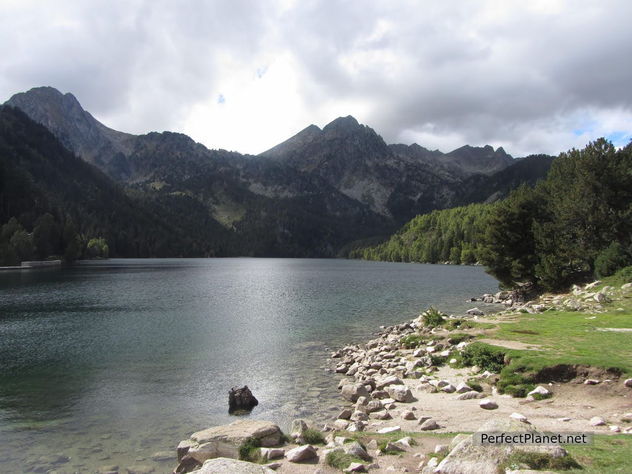 Sant Maurici lake