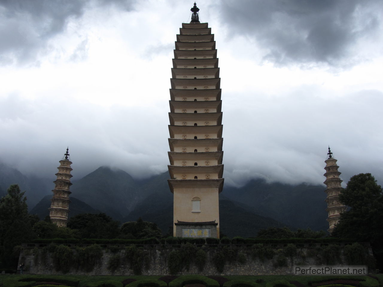 Tres Pagodas Dali