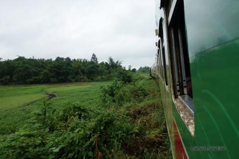 Tren Yangon a Bago