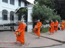 Tak Bat Luang Prabang