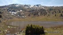 Muñalba peak and lagoon